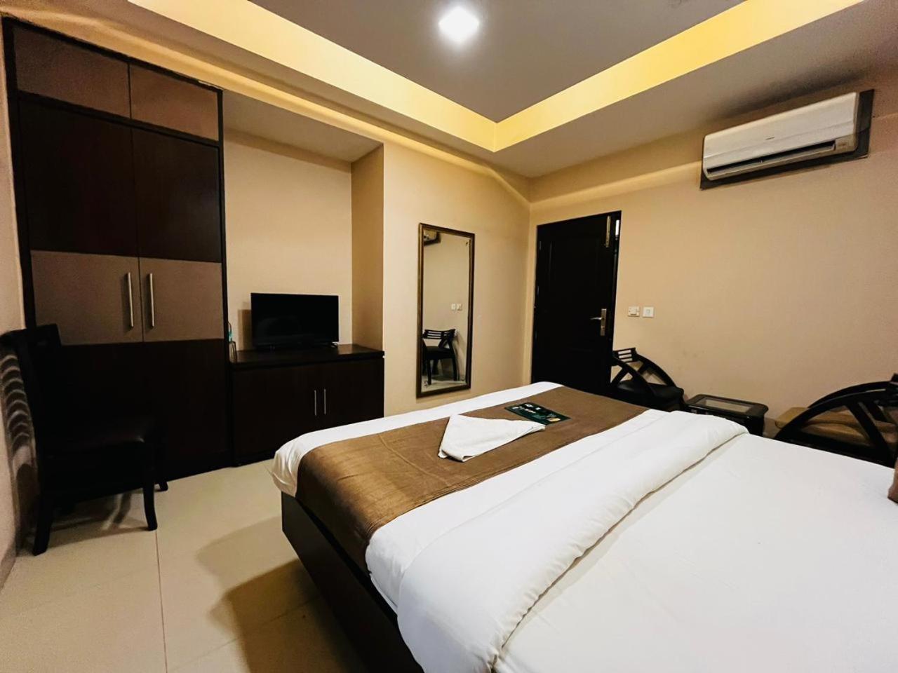 Hotel Mvr Stay By Admire Inn 诺伊达 外观 照片