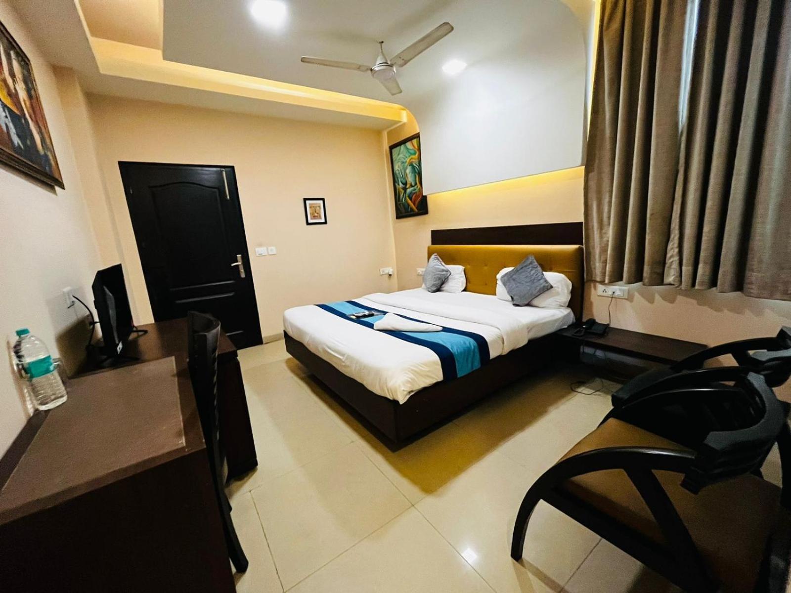 Hotel Mvr Stay By Admire Inn 诺伊达 外观 照片
